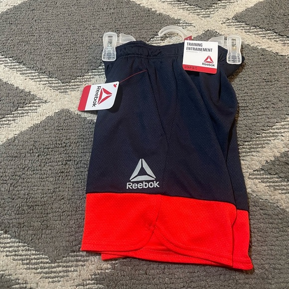 Boys Reebok Shorts Size Small 6/7 - Picture 1 of 1